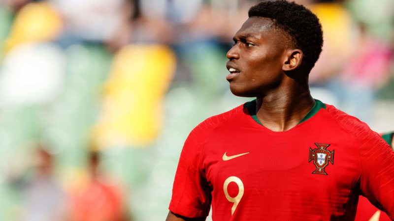 Chelsea trama mega-mossa di denaro per Rafael Leao dopo la delusione di Raphinha