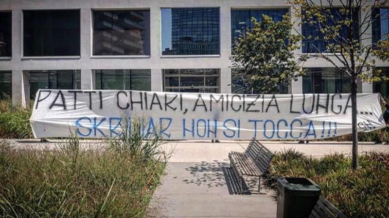 GdS – Inter, striscione per Skriniar in sede: “Non si tocca”