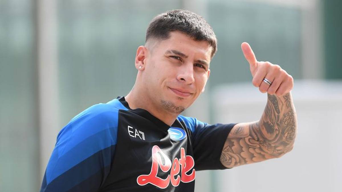 GdS – Olivera: “Napoli, mi manda Cavani. E non vedo l’ora di scendere in campo”