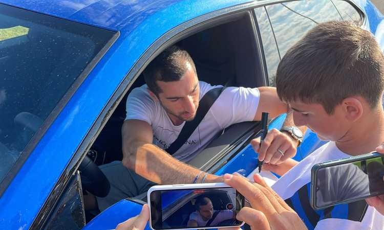 Inter, il giorno del raduno ad Appiano Gentile: Mkhitaryan e Bellanova tra i primi ad arrivare FOTO e VIDEO | Primapagina