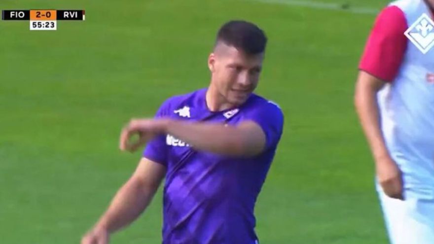 Jovic segna un ‘poker’ all’esordio con la Fiorentina