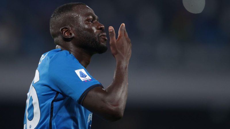 Koulibaly completa il trasferimento di 34 milioni di sterline al Chelsea mentre realizza il “sogno” della Premier League