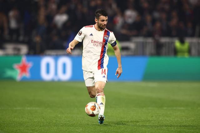 L’Équipe – Trasferimenti: Fulham preme OL per Léo Dubois