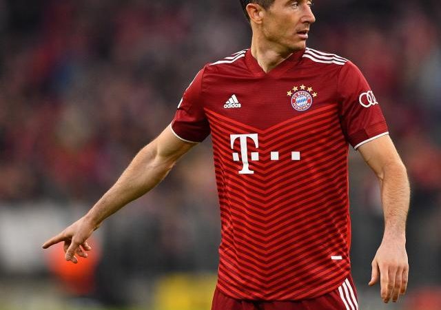 L’Équipe titola: Trasferimenti: Barça d’accordo con il Bayern Monaco per Robert Lewandowski (ufficiale)