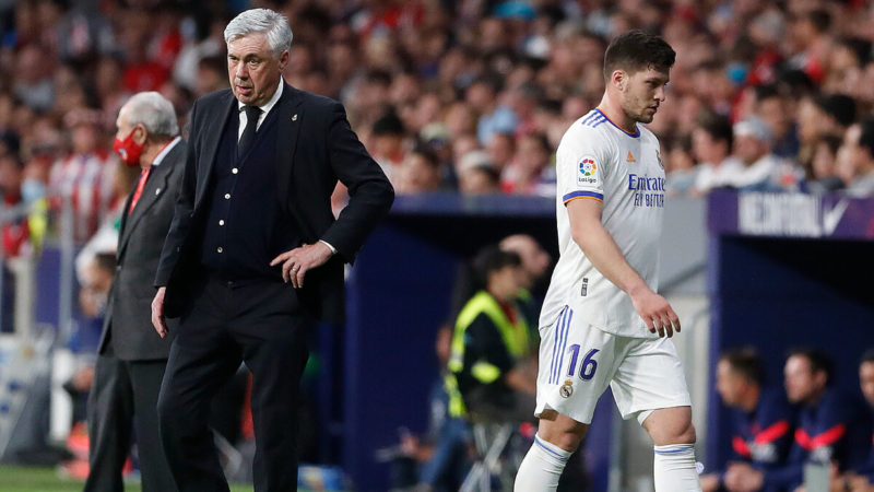 Real Madrid: Jovic lascia un messaggio ad Ancelotti da Firenze