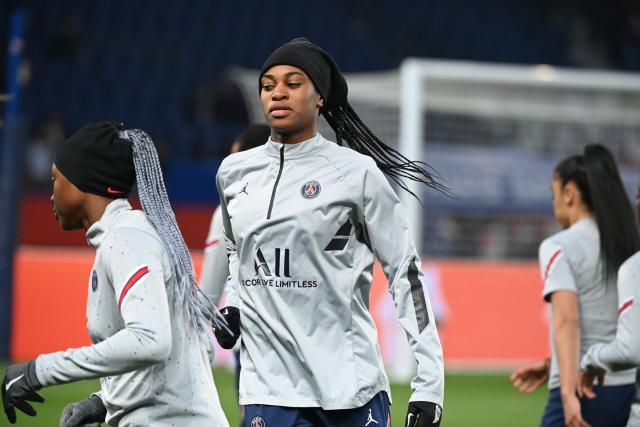 L’Équipe titola: Marie-Antoinette Katoto (PSG) dovrebbe passare per Doha durante la sua riabilitazione