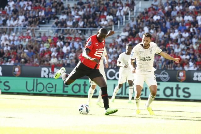 L’Équipe titola: Rennes: Serhou Guirassy si allena separatamente