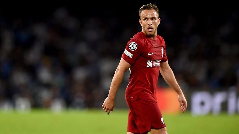 Il centrocampista del Liverpool Arthur Melo sarà sospeso per “tre o quattro mesi”