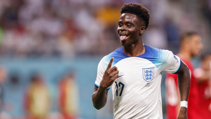 Bukayo Saka rivela che Thierry Henry fa da mentore all’Arsenal dopo il rigore mancato a Euro 2020