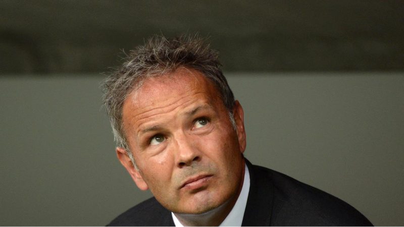 Il ‘calcio’ rende omaggio a Mihajlovic