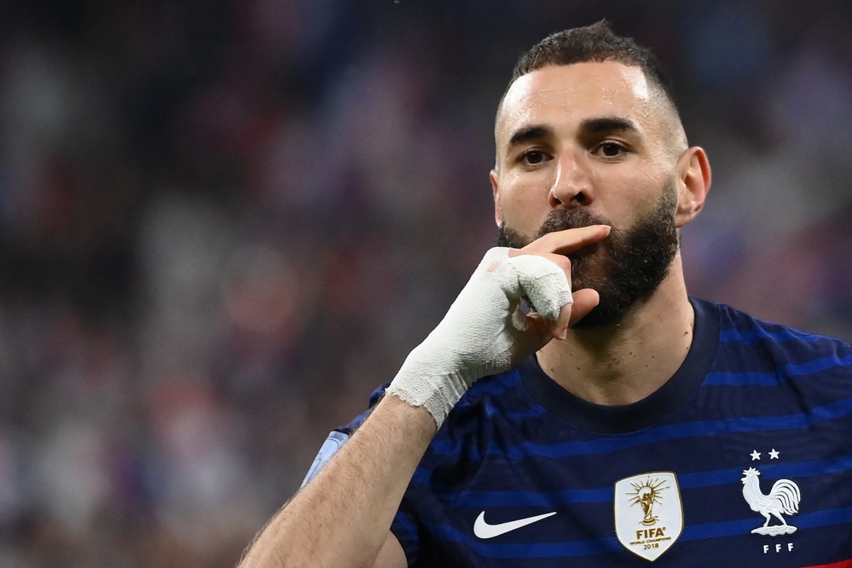 Karim Benzema annuncia il ritiro della Francia