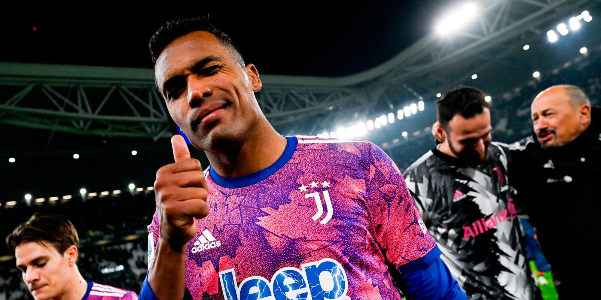 Juve, Alex Sandro e la Clausola per il Rinnovo: Come Funziona?