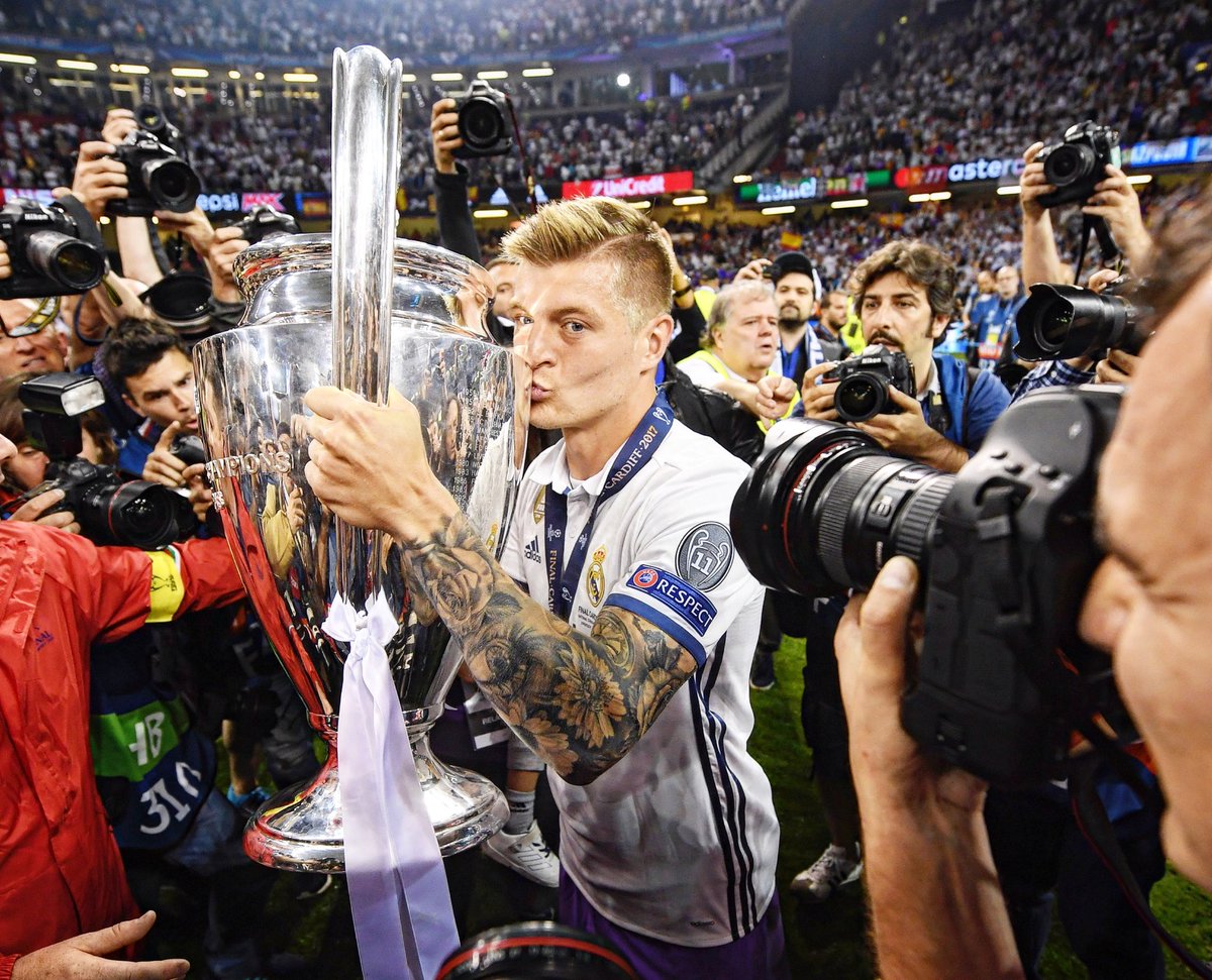 F. Romano pubblica: Toni Kroos ha firmato un nuovo contratto con il Real Madrid valido fino a giugno 2024, come repo…