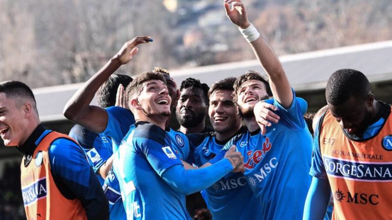 Gianluca Di Marzio: Con la vittoria della #Lazio sulla #Juventus, il #Napoli resta in testa a +16: t…