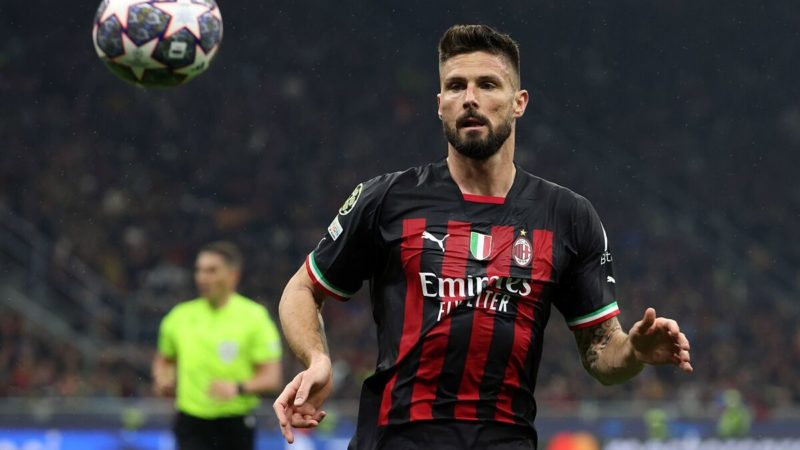 Serie A: Giroud festeggia la qualificazione rinnovando con il Milan fino al 2024