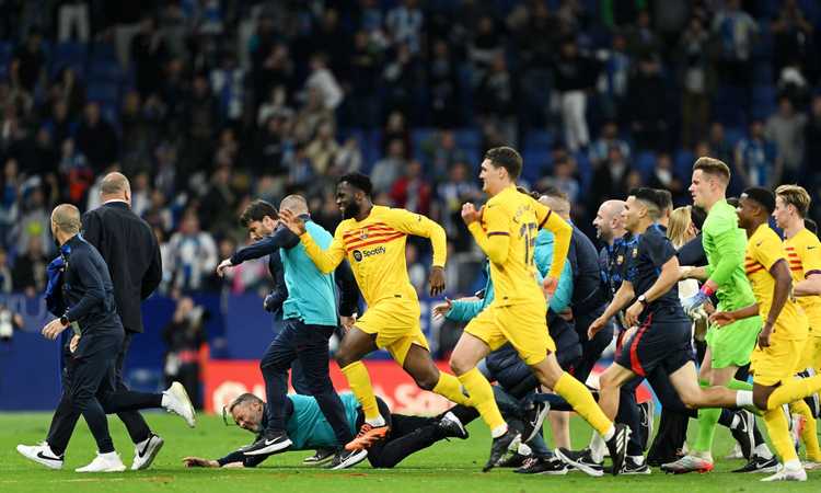 Calciomercato.com – Barcellona, paura con l’Espanyol: tifosi in campo per rovinare la festa, giocatori in fuga FOTO e VIDEO | Estero