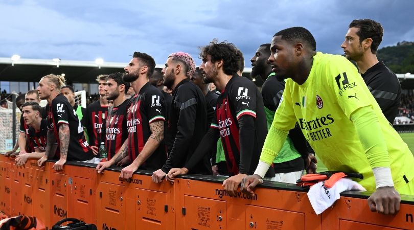 GUARDA: I giocatori dell’AC Milan parlano con gli ultras scontenti dopo la sconfitta dello Spezia con l’Inter in testa