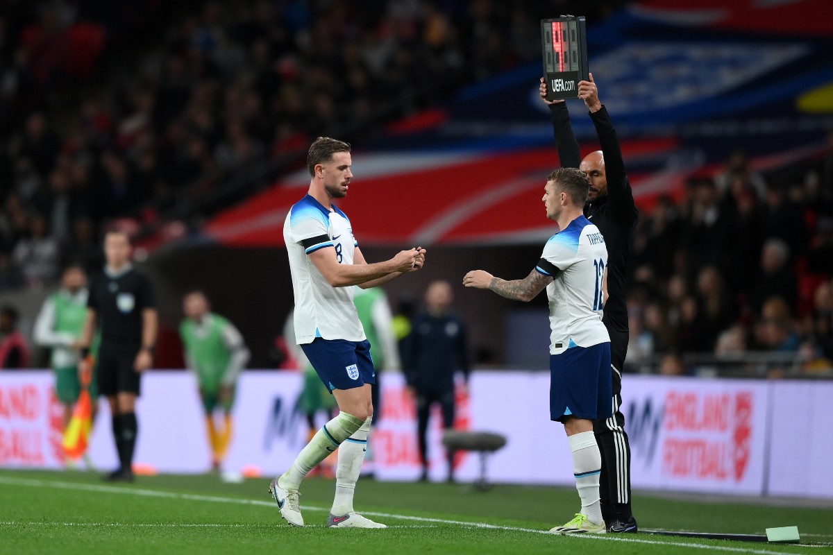 Kieran Trippier elogia la leadership di Jordan Henderson dopo essere stato fischiato a Wembley