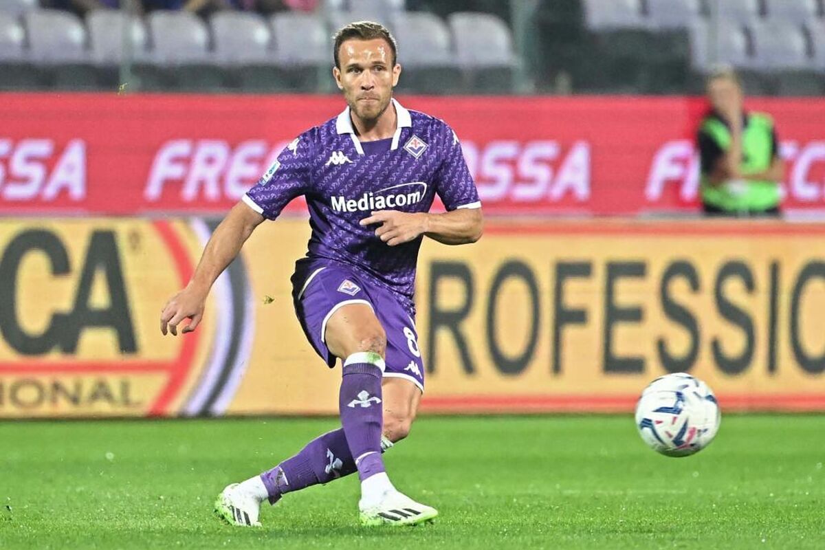 Serie A: Arthur rinasce alla Fiorentina e non sente la mancanza del Barcellona: “La verità è che lo seguo poco”