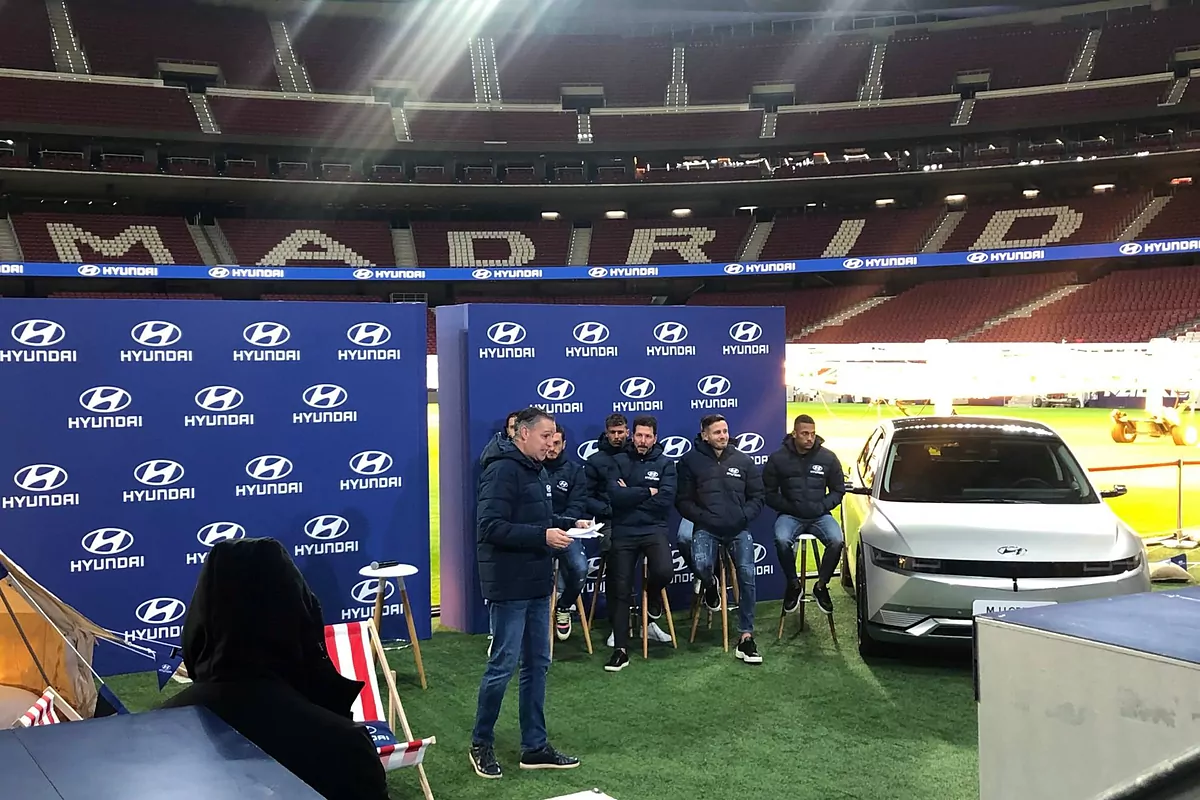 Atlético Madrid: l’Atlético presenta l’Eco Camping al Metropolitano in un evento Hyundai con Simeone e lo staff