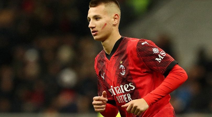 GUARDA: Francesco Camarda, 15 anni, esordisce con il Milan e diventa il giocatore più giovane nella storia della Serie A