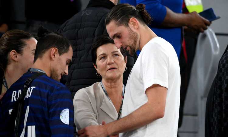 La mamma di Rabiot gela la Juve: ‘Rinnovo? Troppo presto. Con Sarri voleva l’addio, qui per Allegri’ | Primapagina