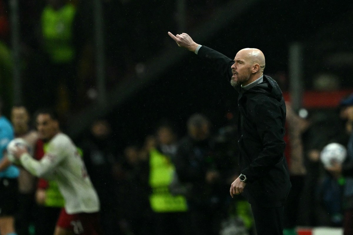 Erik ten Hag saluta il giovane del Manchester United dopo prestazioni impressionanti