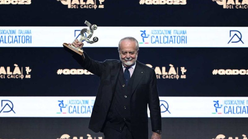 Calciomercato.com – De Laurentiis: ‘Osimhen andrà a Real, PSG o in Premier. Per Mourinho niente Napoli’. Poi conferma Zielinski all’Inter|Primapagina