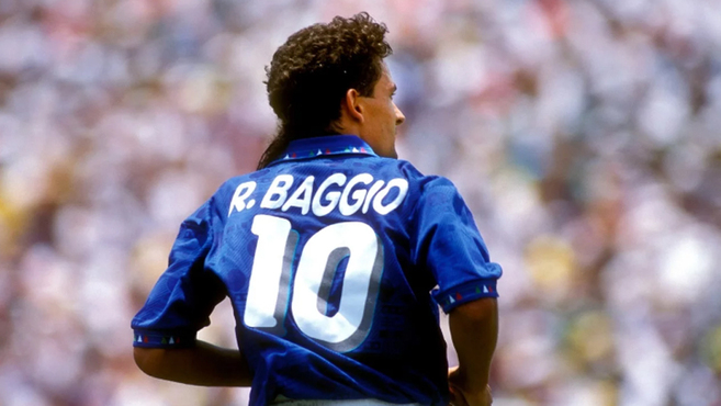 Roberto Baggio: Era Pallone d’Oro e ora si candida per Narcos 4: il cambio radicale della coda di cavallo più famosa del calcio