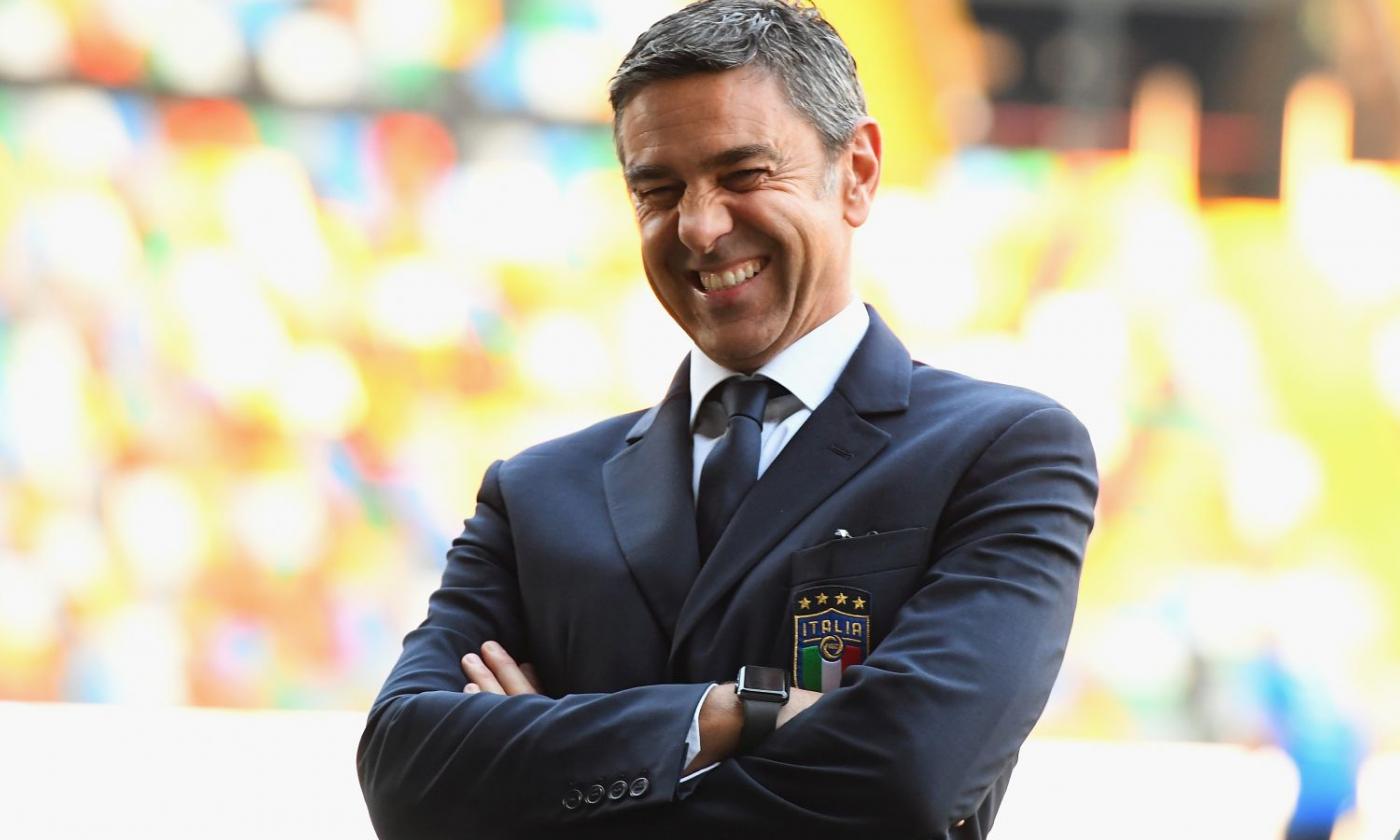 Milan-Cagliari: l’infortunio di Costacurta a Sky mentre mima un intervento di gioco VIDEO|Serie A