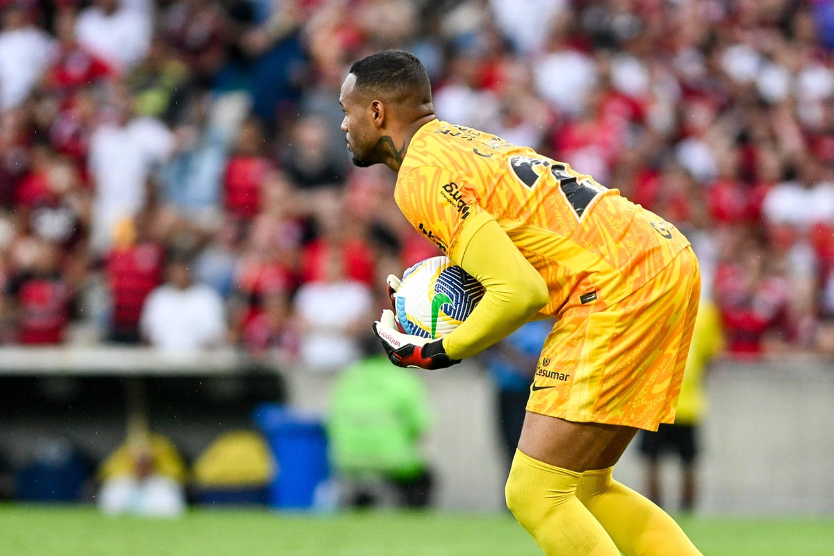 Il Nottingham Forest acquista il gigantesco portiere Miguel