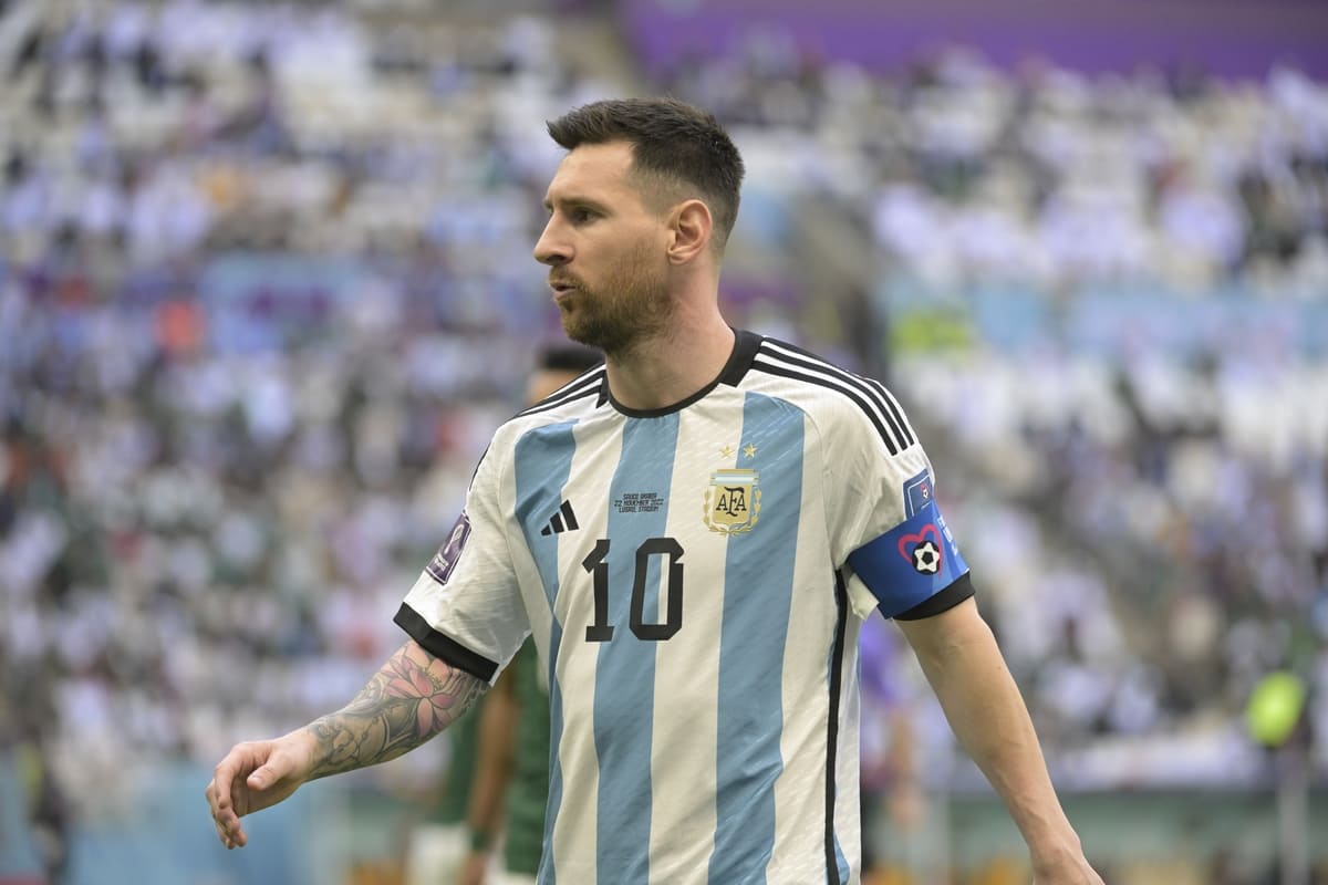 Ministro argentino licenziato dopo aver chiesto scuse a Messi per la disputa razziale in Francia