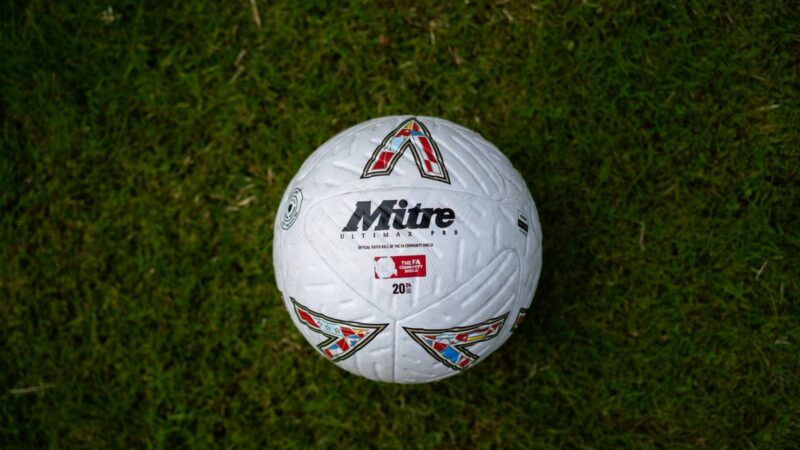 Mitre svela uno speciale pallone FA Community Shield con un cenno alla storia del sipario