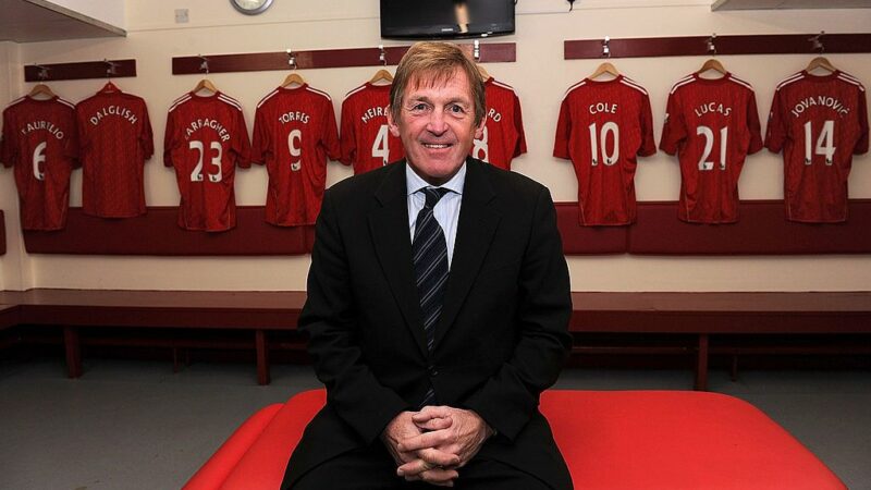 “Sono andato a casa di Kenny Dalglish per discutere del trasferimento al Liverpool: è stato ridicolo, un onore e un privilegio”: l’ex centrocampista dei Reds ricorda la firma per il leggendario scozzese