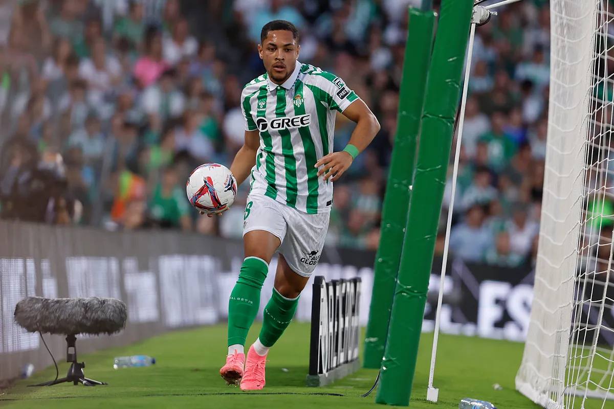 Betis: Il recupero espresso di Vitor Roque, che guarda con sospetto il derby