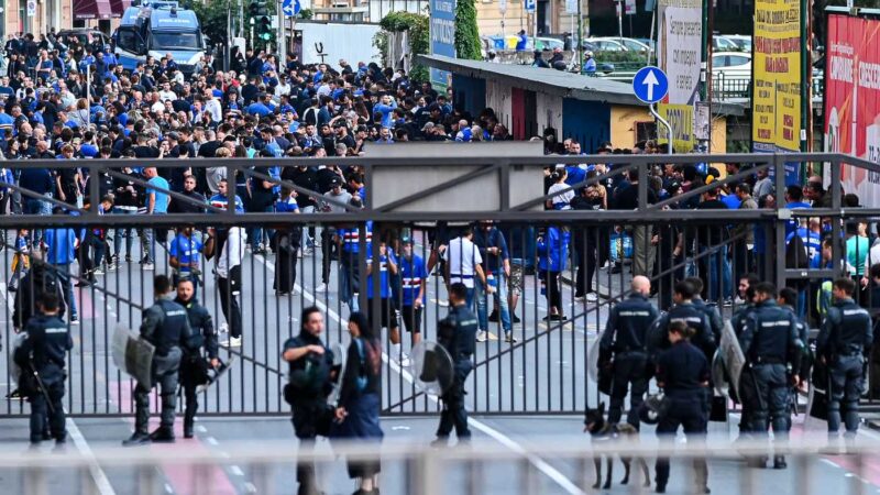 Derby Genoa-Sampdoria, è guerriglia: Marassi ostaggio dei violenti. I VIDEO degli scontri, ferito un poliziotto|Primapagina