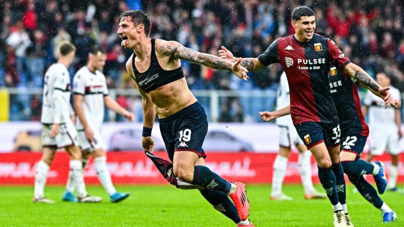 Genoa-Bologna 2-2: Pinamonti tiene a galla Gilardino con una doppietta|Serie A