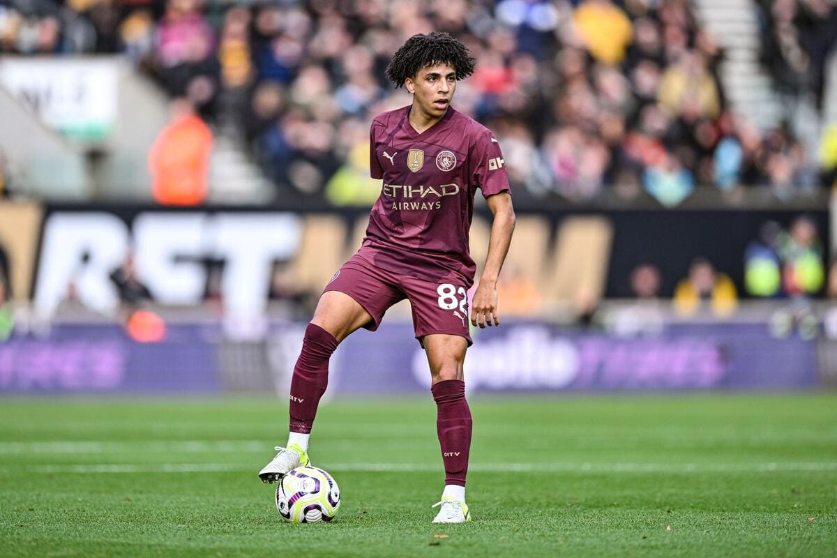 L’adolescente del Manchester City Lewis apprezza il ruolo di utilità