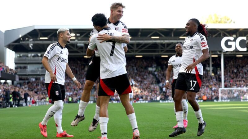 L’attaccante del Fulham è tenuto in grande considerazione dal collega attaccante del Messico