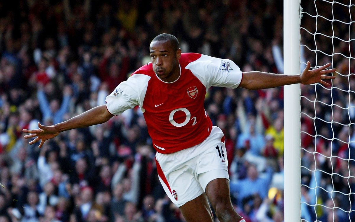 “Thierry Henry era il mio eroe, ma quando parli di giocatori che hanno il piede sinistro a bacchetta, lui ce l’aveva davvero. Mi ha reso la vita molto più semplice a destra’: l’ex stella dell’Arsenal omette la leggenda dei Gunners dal suo Perfect XI