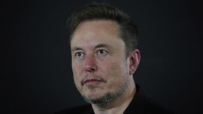 Elon Musk vorrebbe acquistare il Liverpool secondo il padre del miliardario