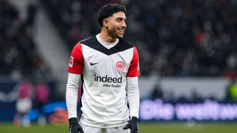 Il Manchester City annuncia l’acquisto per 59 milioni di sterline di Omar Marmoush dall’Eintracht Francoforte